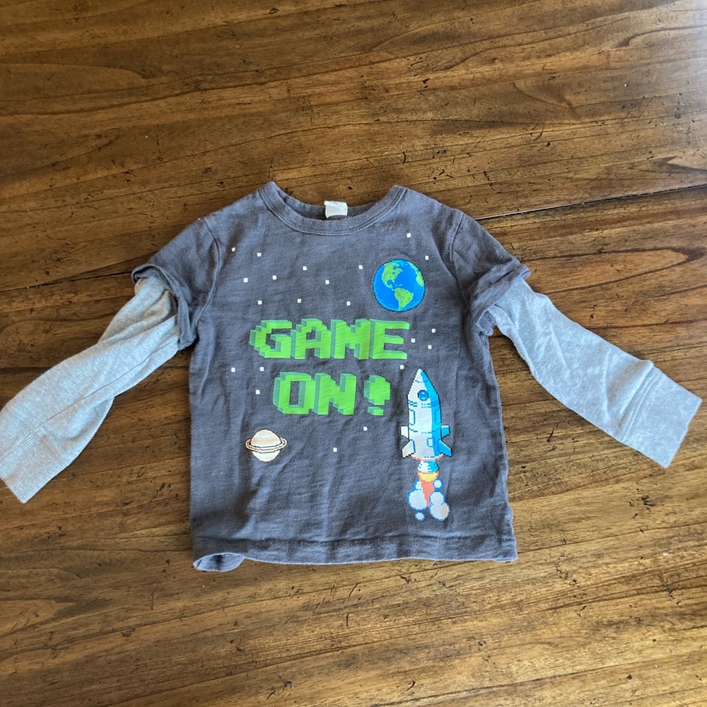 GAP Gray 'Game On' Rocket Long Sleeve Tee
